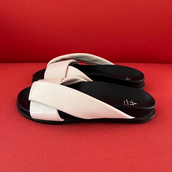 Aquatalia Sandals Slides - Picture 2 of 4